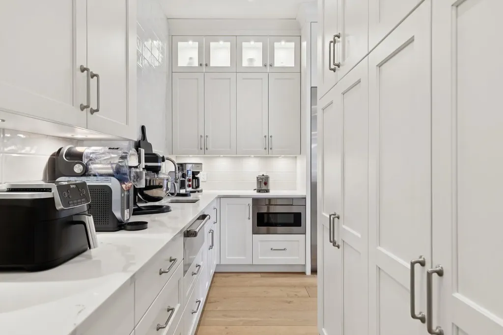 1119 Riverdale Avenue SW Calgary AB t2s 0y9
