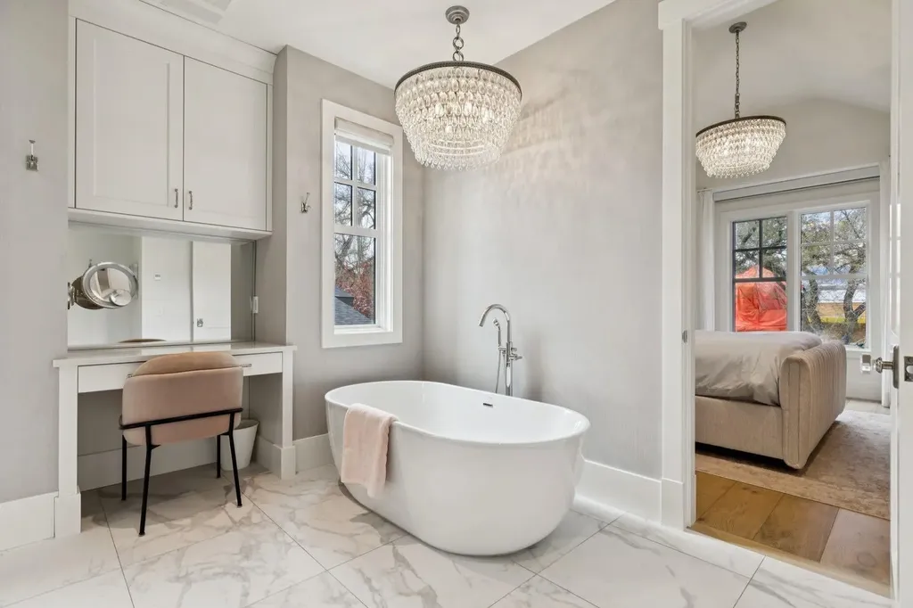 1119 Riverdale Avenue SW Calgary AB t2s 0y9