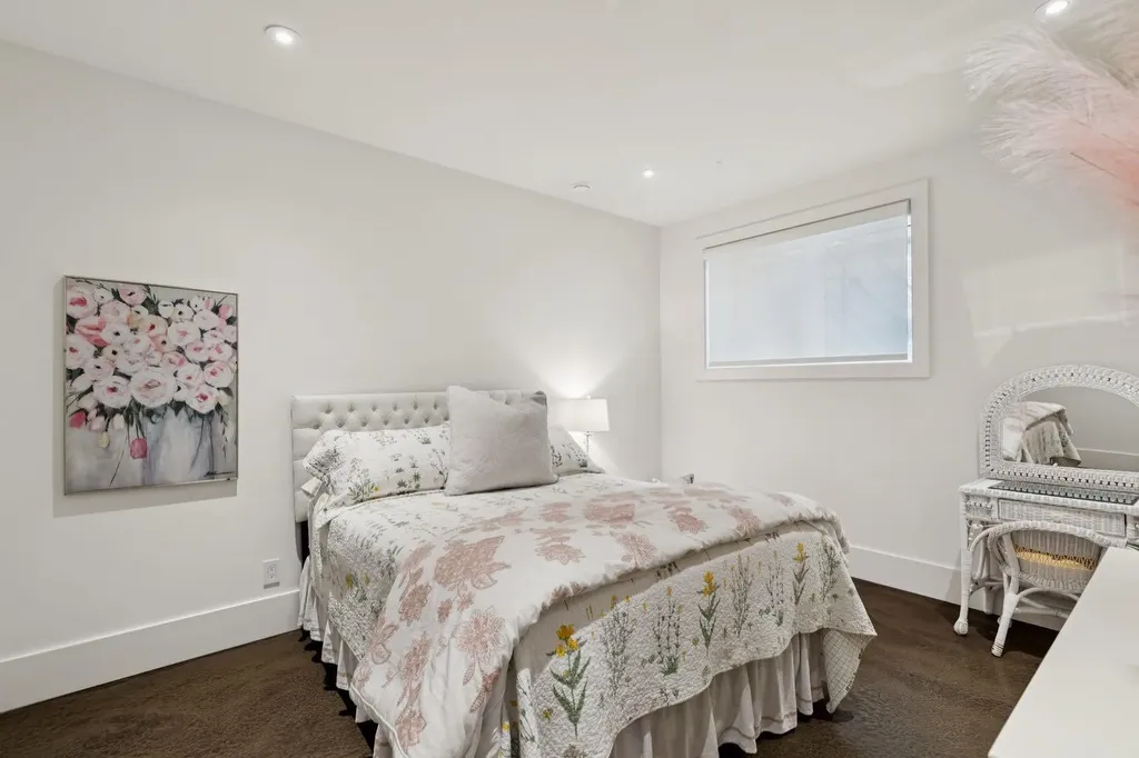 1119 Riverdale Avenue SW Calgary AB t2s 0y9