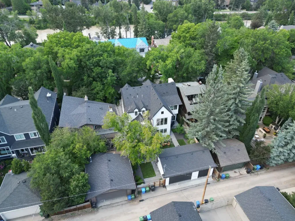1119 Riverdale Avenue SW Calgary AB t2s 0y9