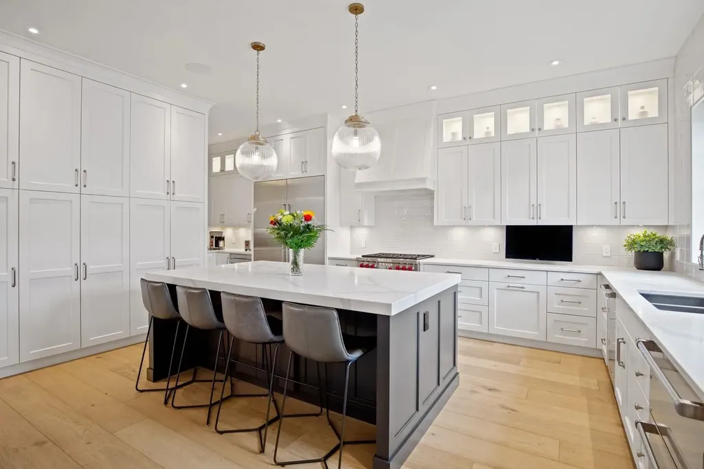 1119 Riverdale Avenue SW Calgary AB t2s 0y9