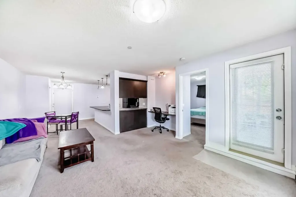 4 Kingsland Close SE Airdrie AB T4A 0J3