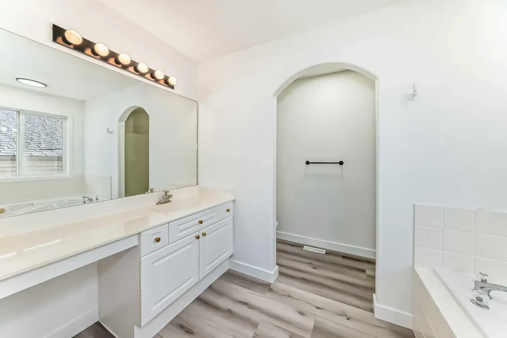 289 Canals Circle SW Airdrie AB T4B 2Z5