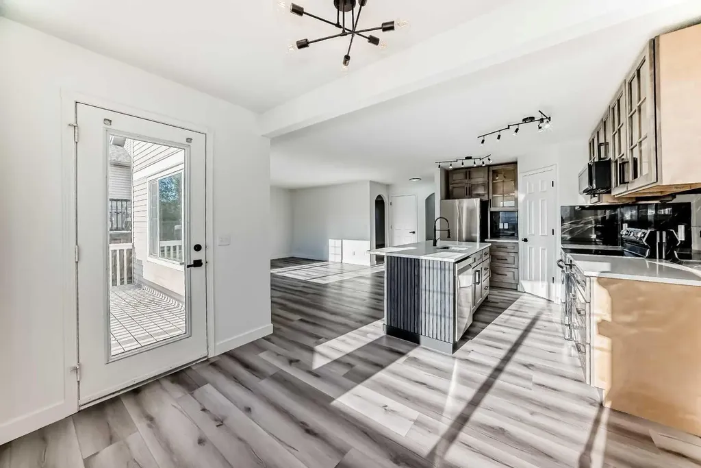 289 Canals Circle SW Airdrie AB T4B 2Z5