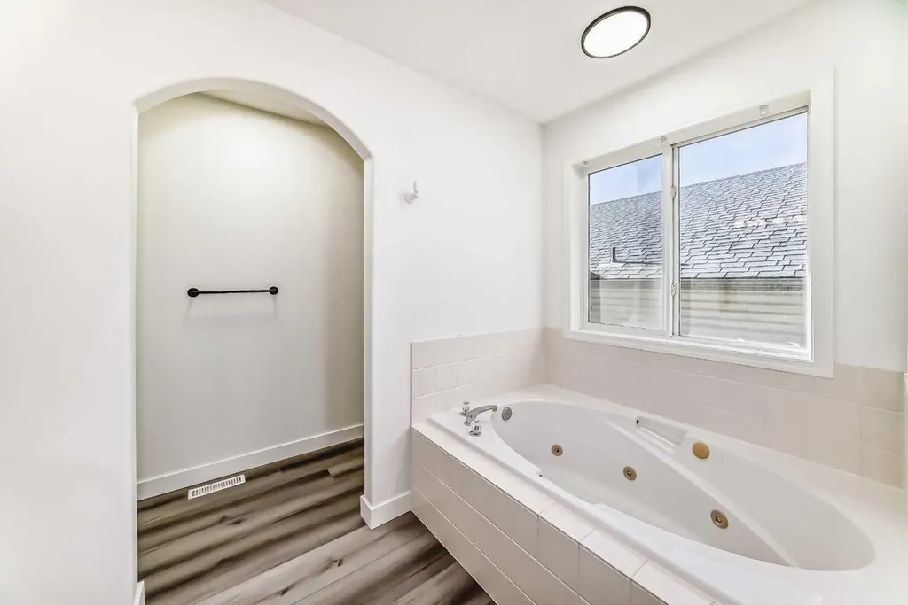 289 Canals Circle SW Airdrie AB T4B 2Z5