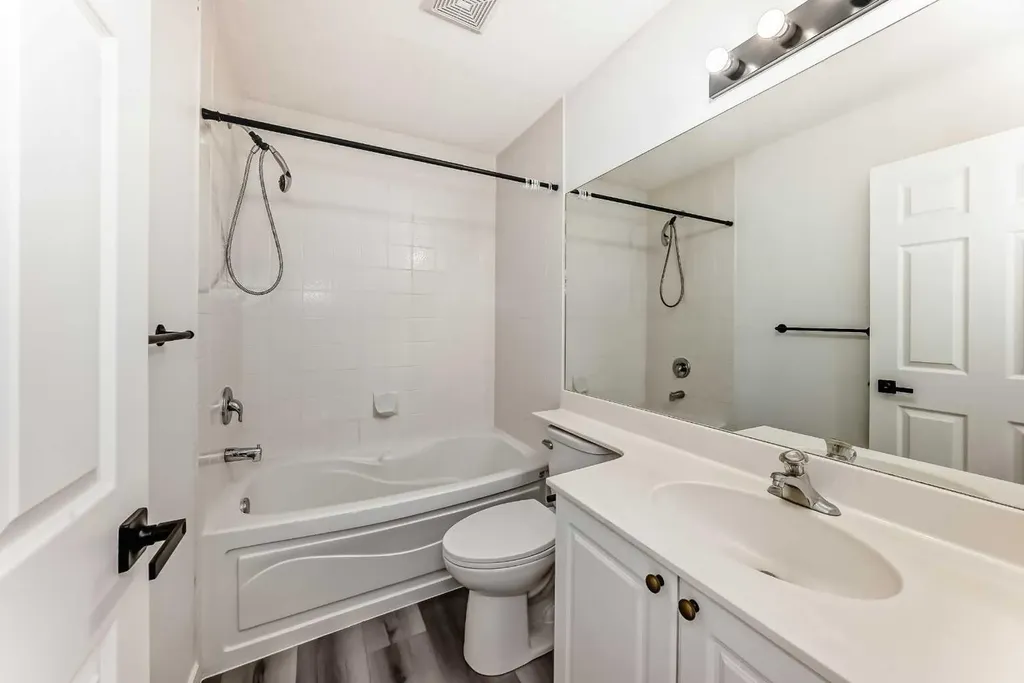 289 Canals Circle SW Airdrie AB T4B 2Z5