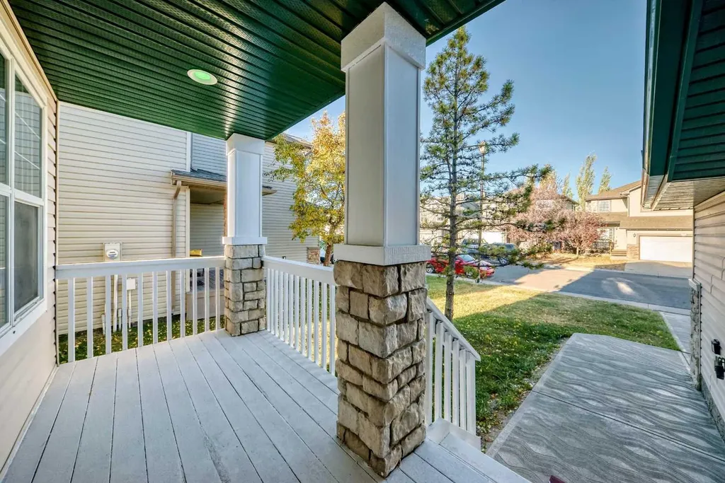 289 Canals Circle SW Airdrie AB T4B 2Z5