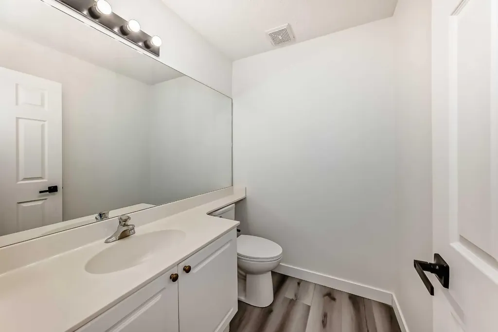 289 Canals Circle SW Airdrie AB T4B 2Z5