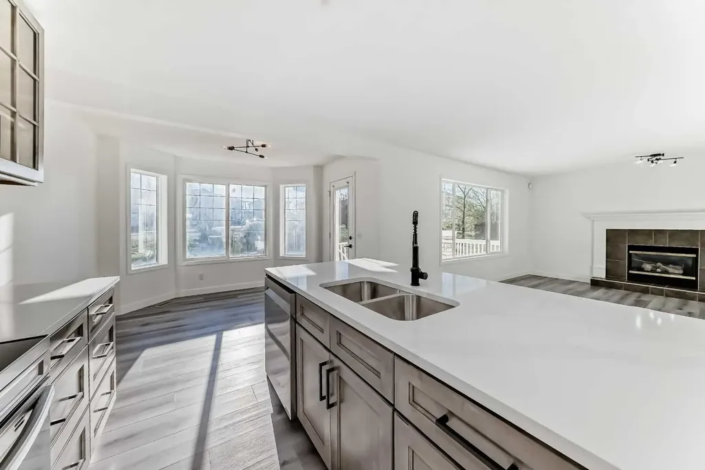 289 Canals Circle SW Airdrie AB T4B 2Z5