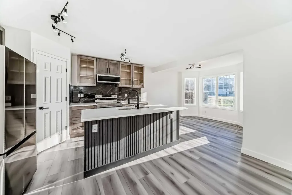 289 Canals Circle SW Airdrie AB T4B 2Z5