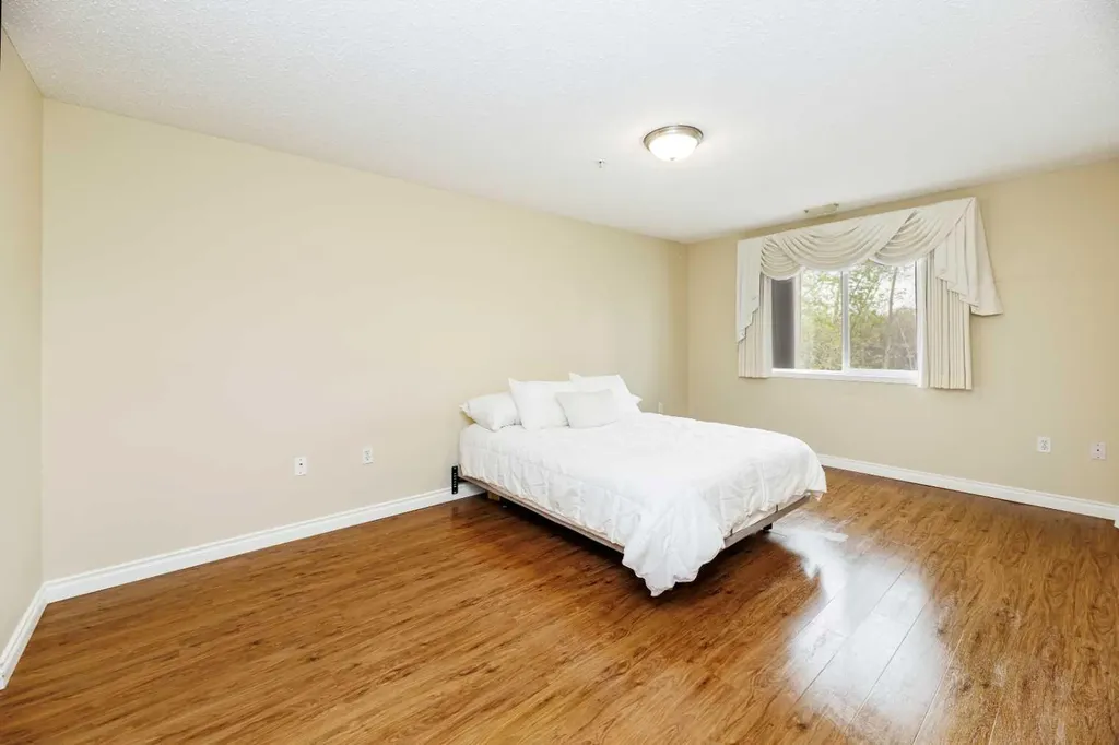 18 Averill Street Red Deer AB T4R 3J1