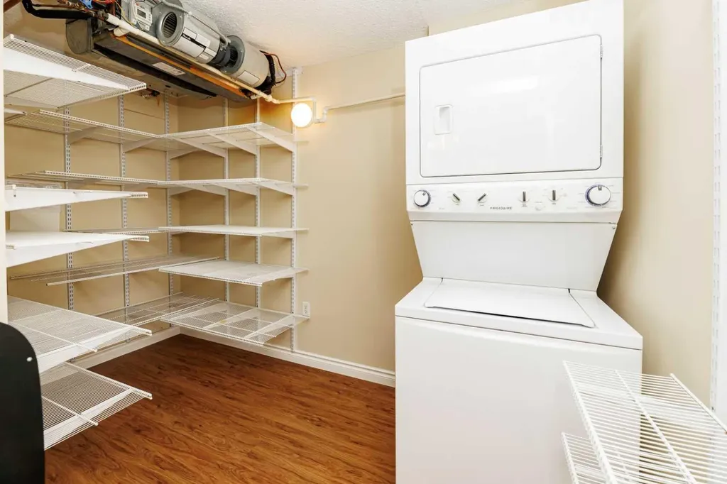 18 Averill Street Red Deer AB T4R 3J1