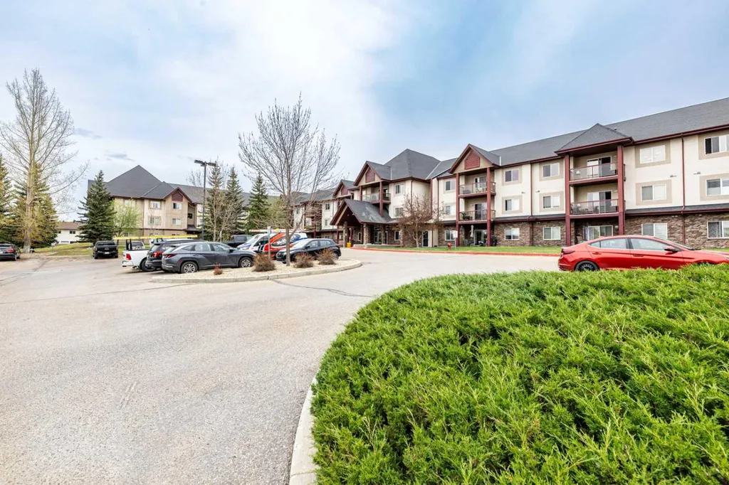 18 Averill Street Red Deer AB T4R 3J1