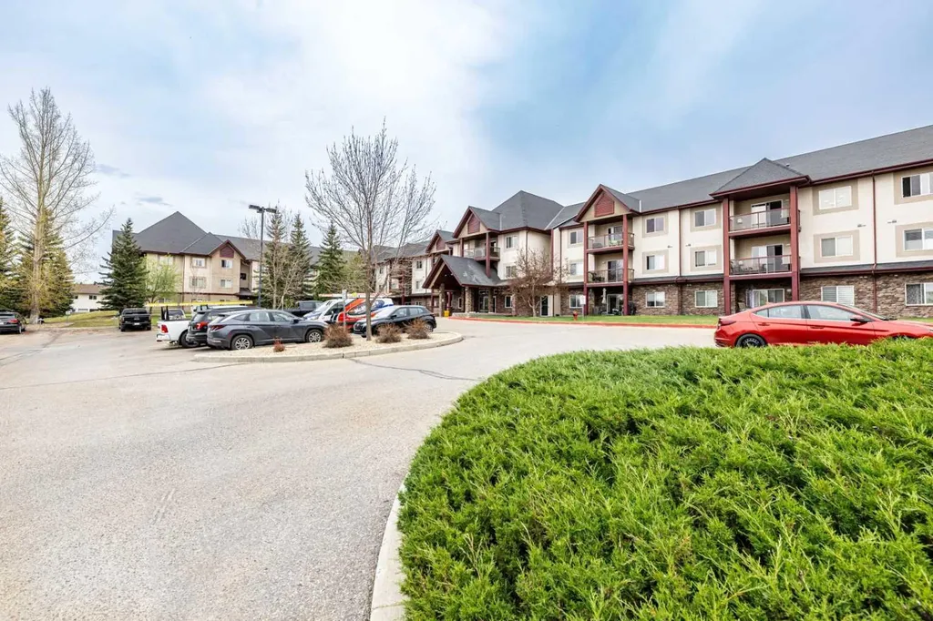 18 Averill Street Red Deer AB T4R 3J1