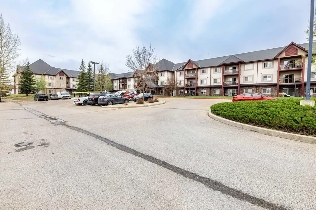 18 Averill Street Red Deer AB T4R 3J1