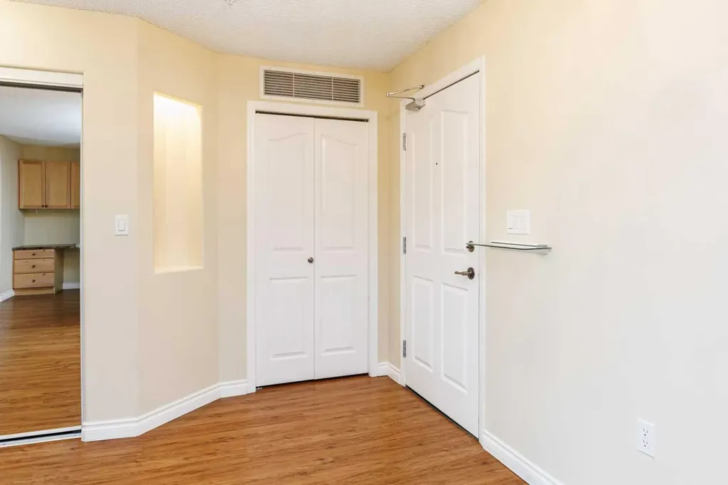 18 Averill Street Red Deer AB T4R 3J1
