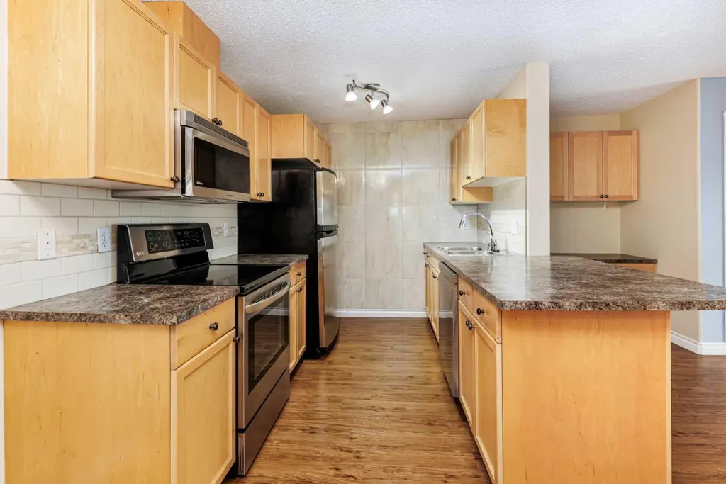 18 Averill Street Red Deer AB T4R 3J1