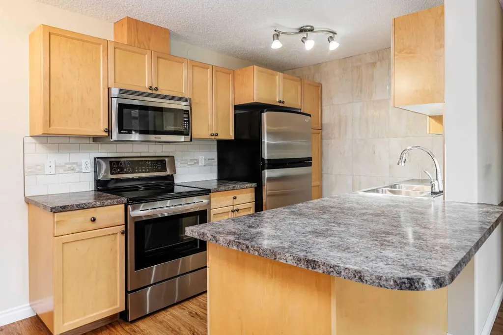 18 Averill Street Red Deer AB T4R 3J1