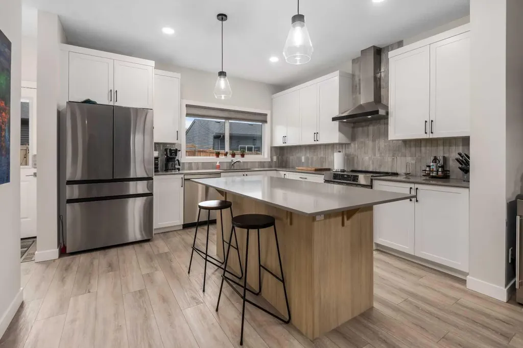 315 Wolf Creek Way SE Calgary AB T2X 4y8