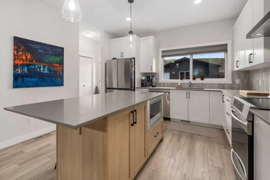 315 Wolf Creek Way SE Calgary AB T2X 4y8