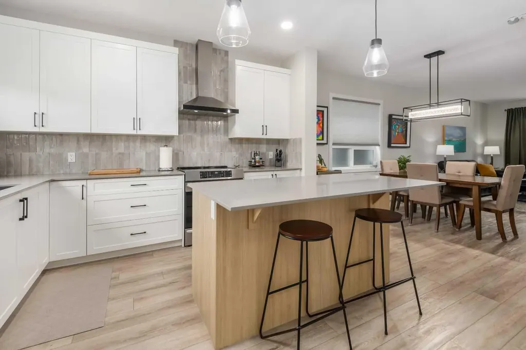 315 Wolf Creek Way SE Calgary AB T2X 4y8