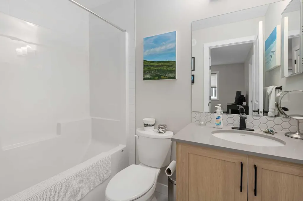 315 Wolf Creek Way SE Calgary AB T2X 4y8