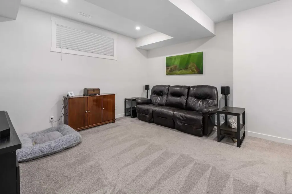 315 Wolf Creek Way SE Calgary AB T2X 4y8