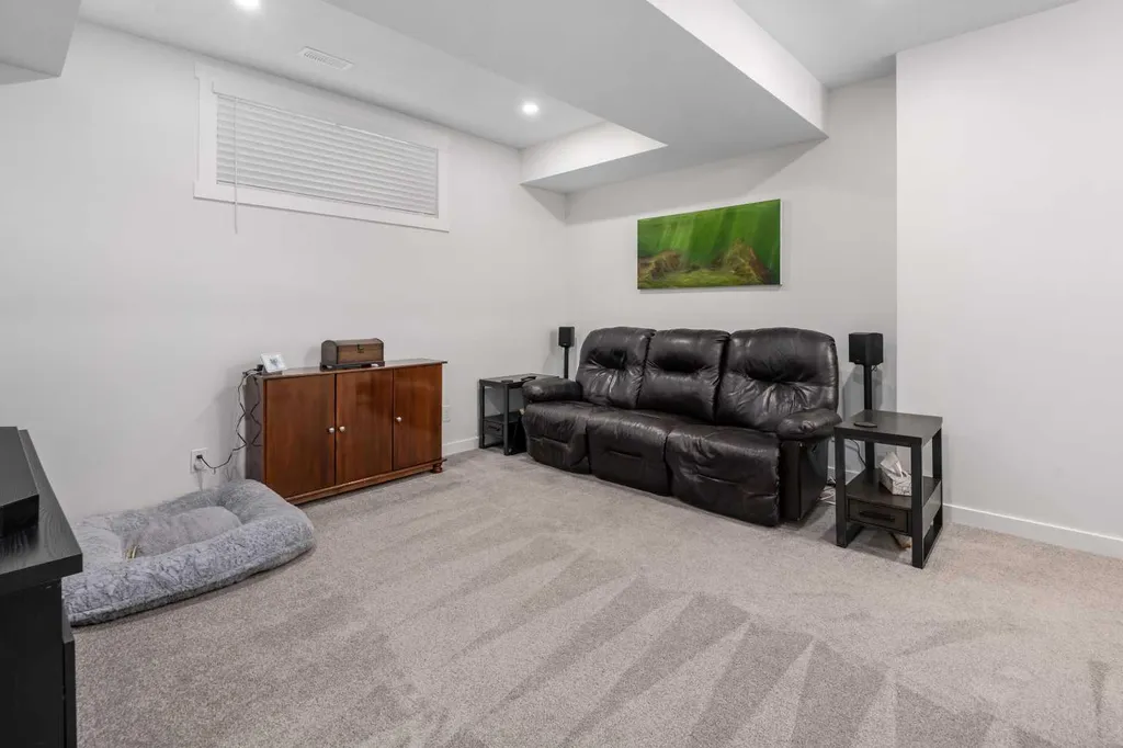 315 Wolf Creek Way SE Calgary AB T2X 4y8