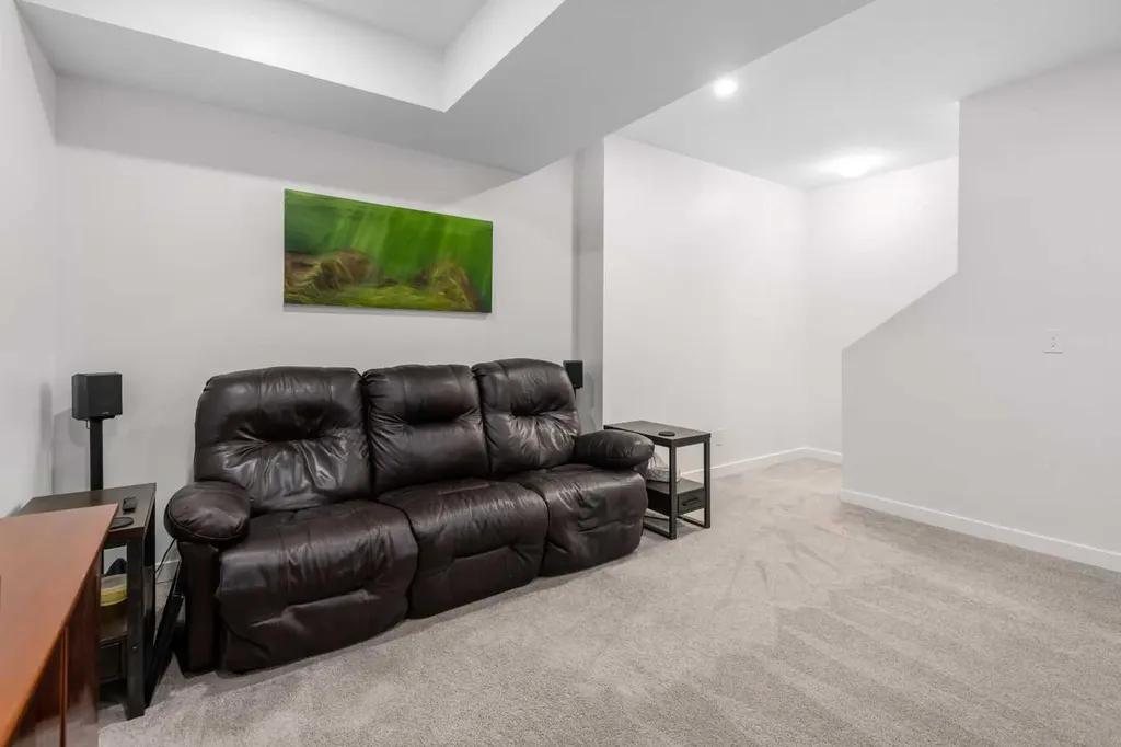 315 Wolf Creek Way SE Calgary AB T2X 4y8