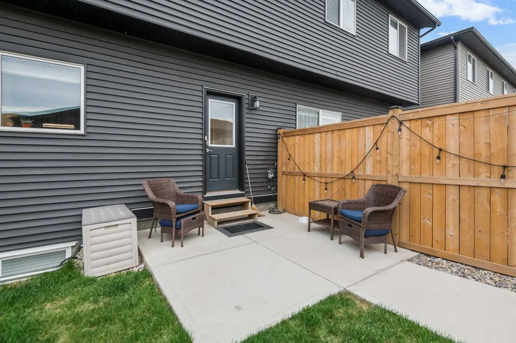 315 Wolf Creek Way SE Calgary AB T2X 4y8
