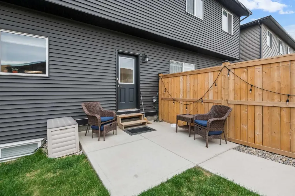 315 Wolf Creek Way SE Calgary AB T2X 4y8