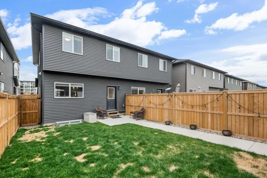 315 Wolf Creek Way SE Calgary AB T2X 4y8