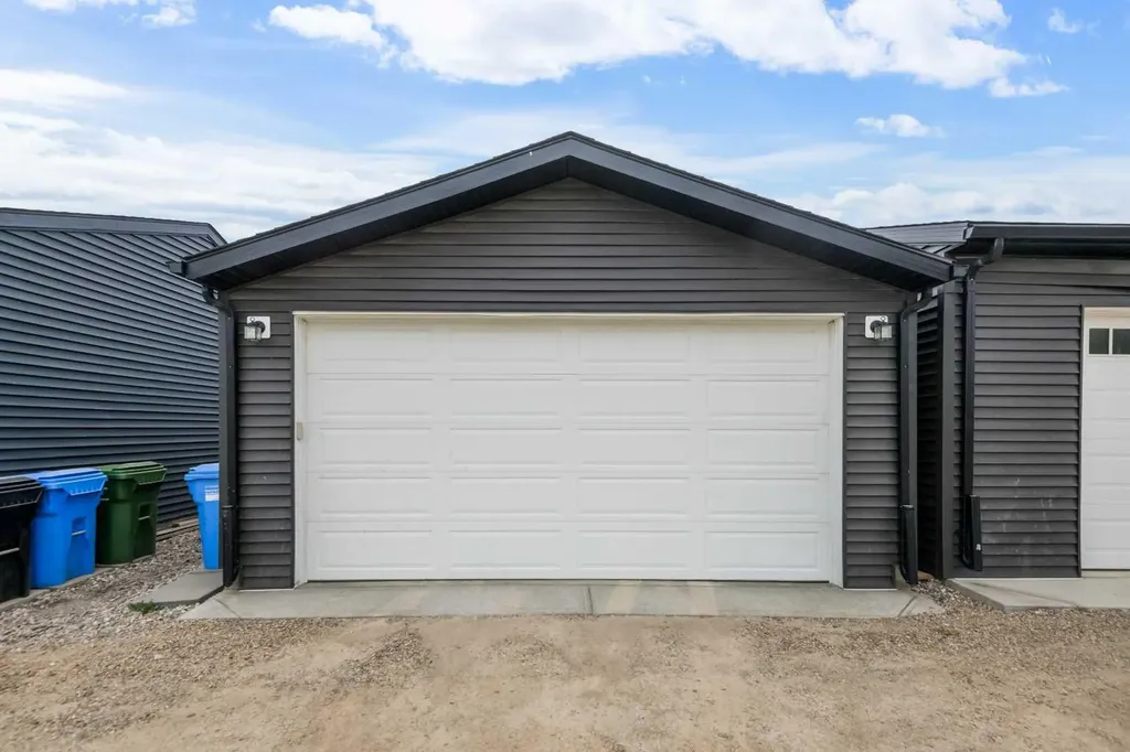 315 Wolf Creek Way SE Calgary AB T2X 4y8