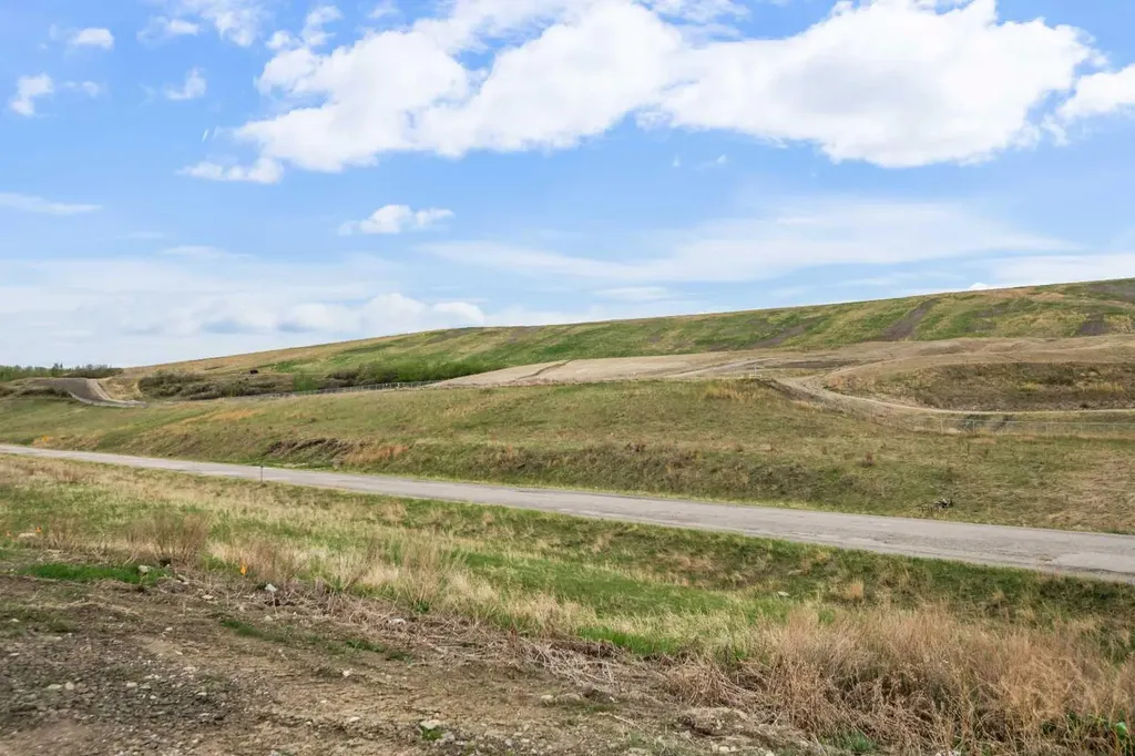 315 Wolf Creek Way SE Calgary AB T2X 4y8