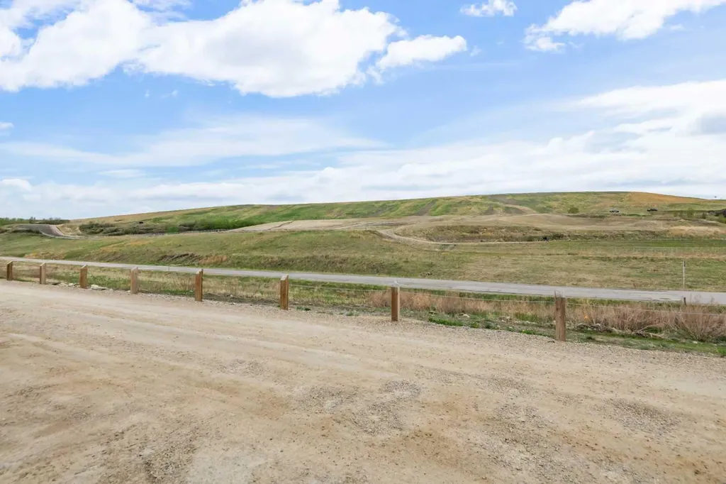 315 Wolf Creek Way SE Calgary AB T2X 4y8