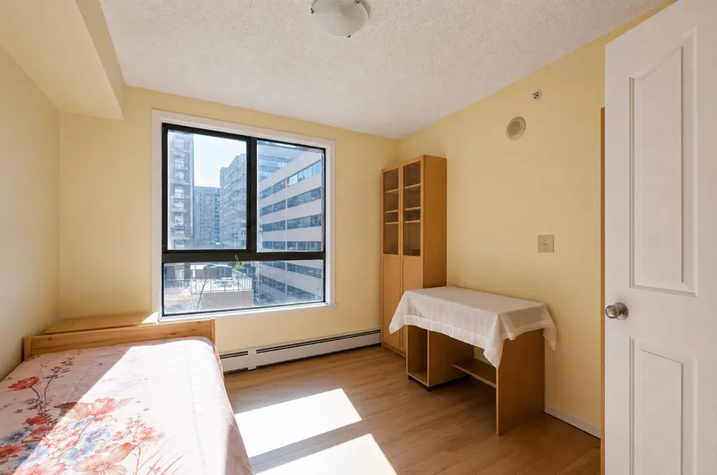 1111 6 Avenue SW Calgary AB T2P 5M5