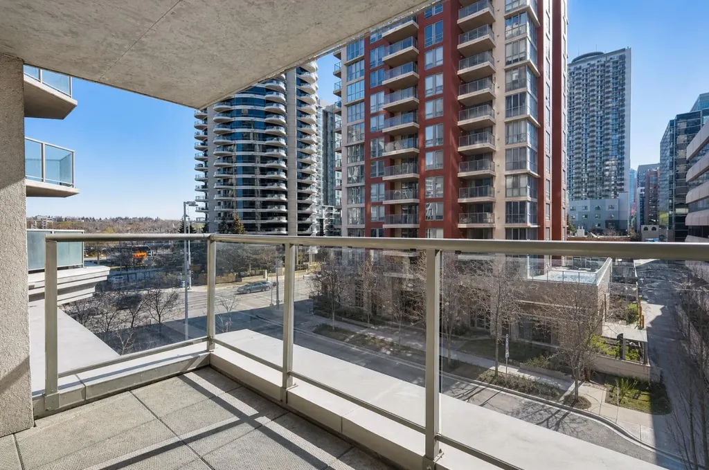 1111 6 Avenue SW Calgary AB T2P 5M5