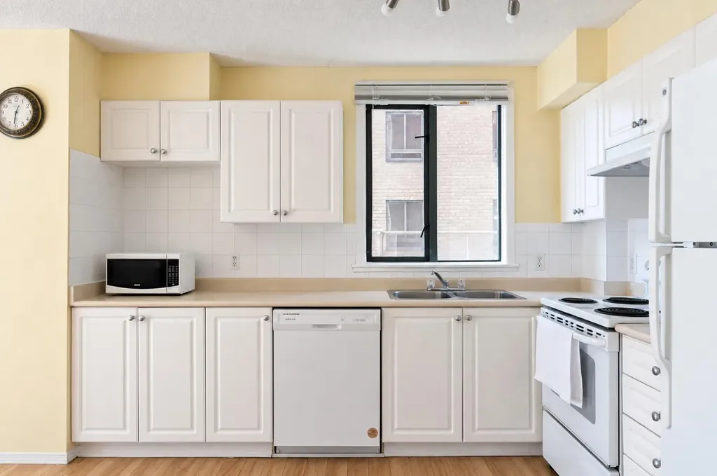 1111 6 Avenue SW Calgary AB T2P 5M5