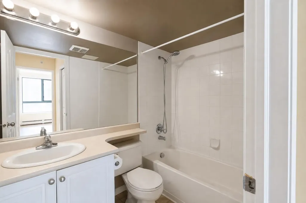 1111 6 Avenue SW Calgary AB T2P 5M5