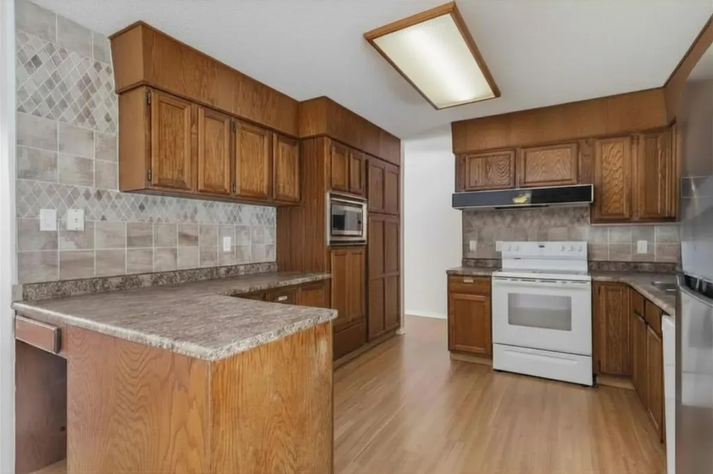 11 Fitzgerald Avenue Fort Mcmurray AB T9H1K1