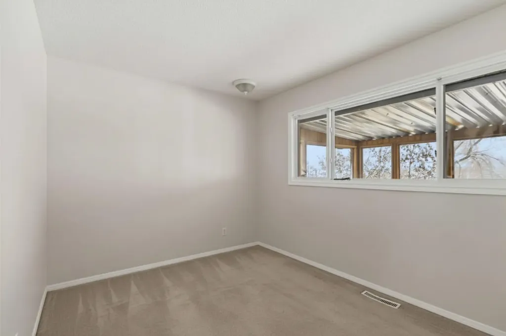 11 Fitzgerald Avenue Fort Mcmurray AB T9H1K1