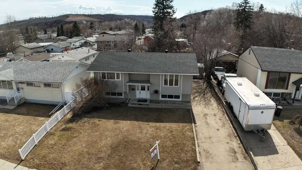 11 Fitzgerald Avenue Fort Mcmurray AB T9H1K1
