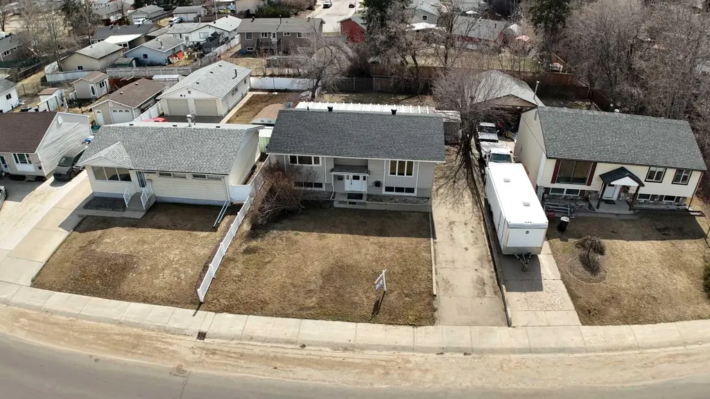 11 Fitzgerald Avenue Fort Mcmurray AB T9H1K1