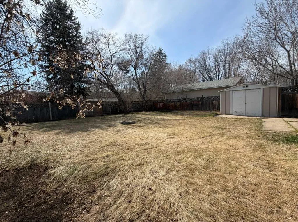 11 Fitzgerald Avenue Fort Mcmurray AB T9H1K1