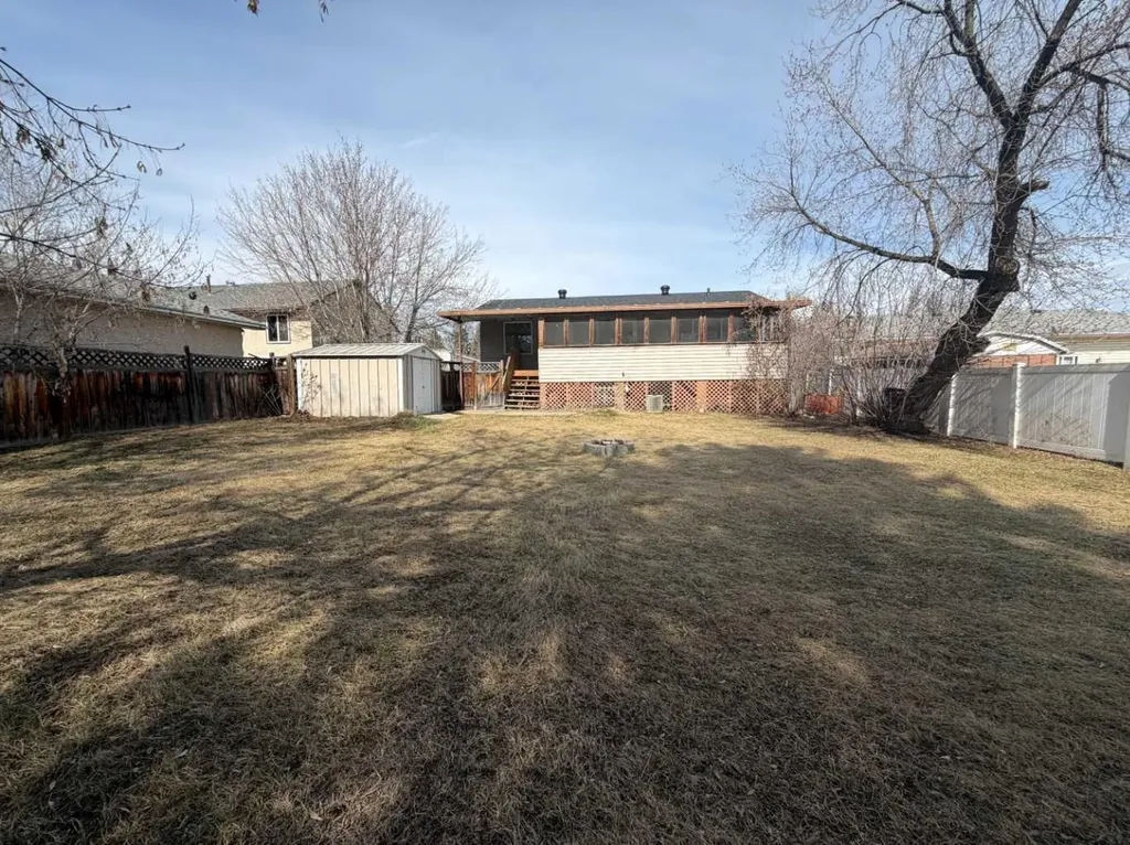 11 Fitzgerald Avenue Fort Mcmurray AB T9H1K1