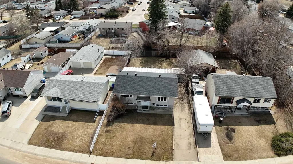 11 Fitzgerald Avenue Fort Mcmurray AB T9H1K1