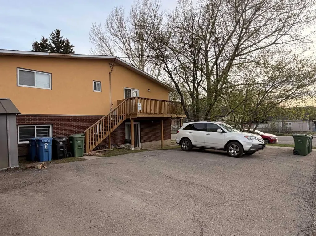 1202 2 Street NE Calgary AB T2E 8A6