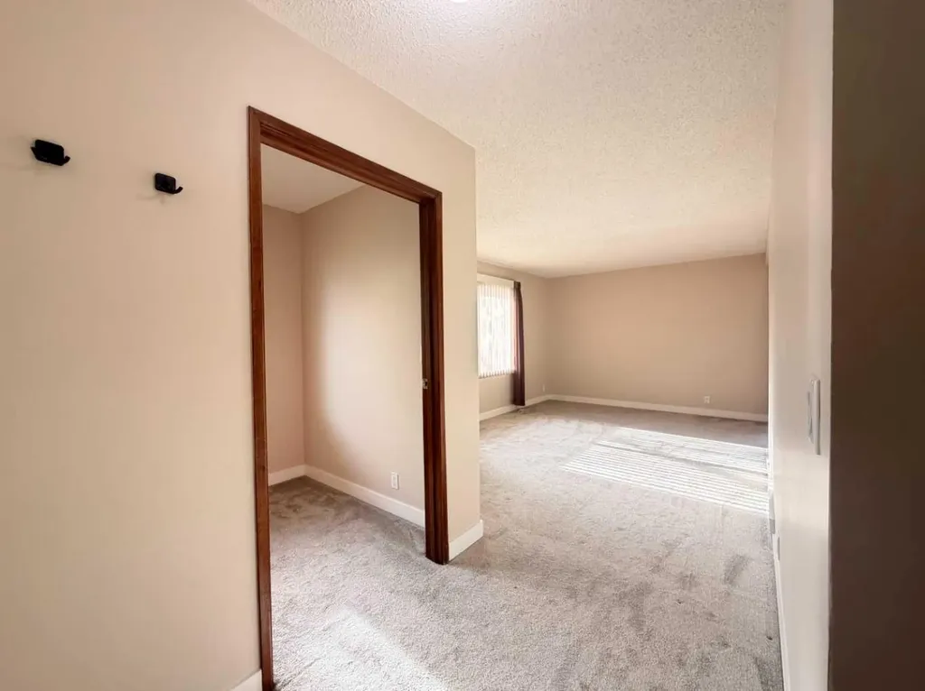 1202 2 Street NE Calgary AB T2E 8A6