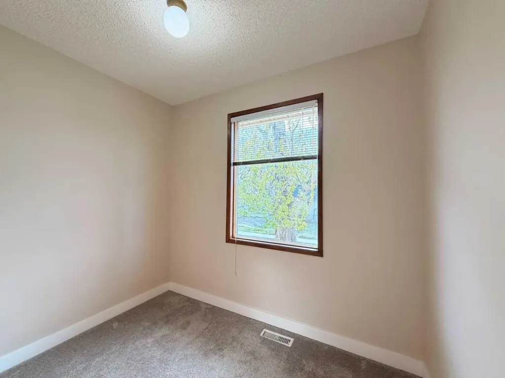 1202 2 Street NE Calgary AB T2E 8A6