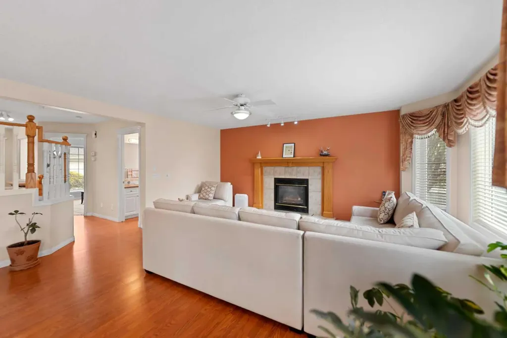 434 Douglas Woods Mews SE Calgary AB T2Z 3B1